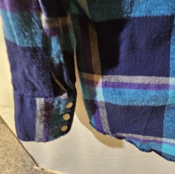 Wrangler Vintage Teal and Navy Plaid Shirt Pearl Buttons - Picture 8 of 8